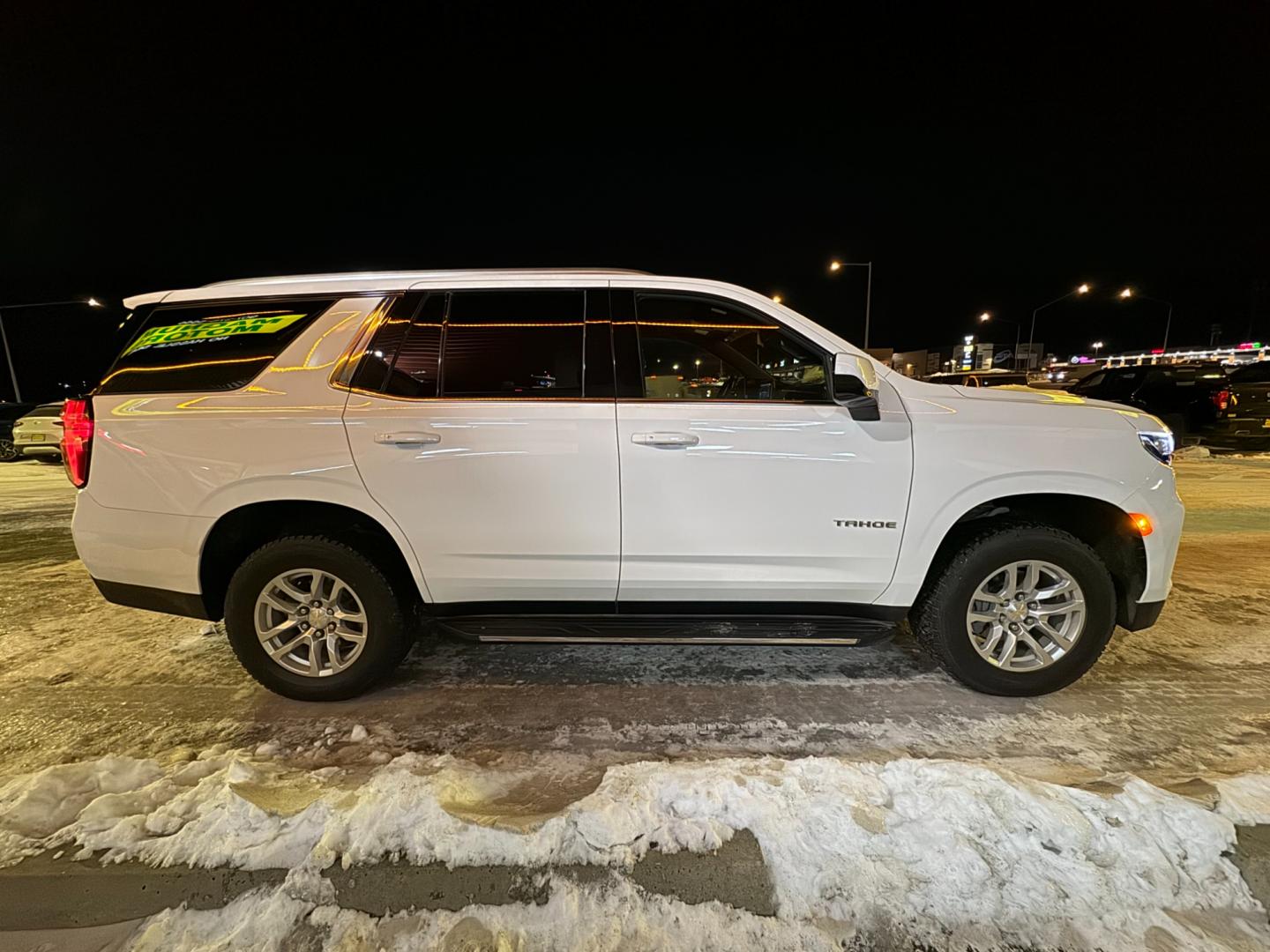 2021 White /Black Chevrolet Tahoe LT (1GNSKNKD5MR) with an 5.3L V8 Gasoline engine, located at 1960 Industrial Drive, Wasilla, 99654, (907) 274-2277, 61.573475, -149.400146 - Photo#6